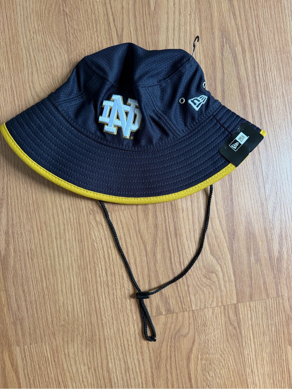 NWT - New Era Navy & Yellow Notre Dame Bucket Hat